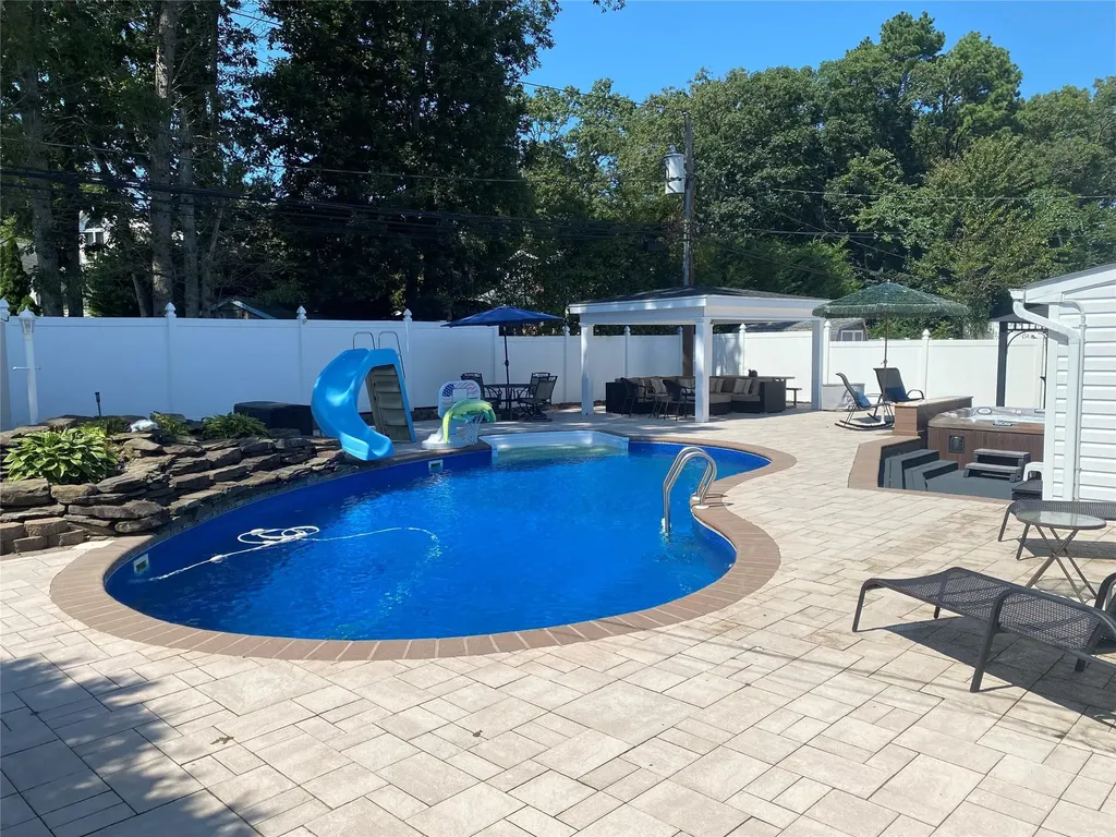 40 Roy Drive Nesconset NY 11767