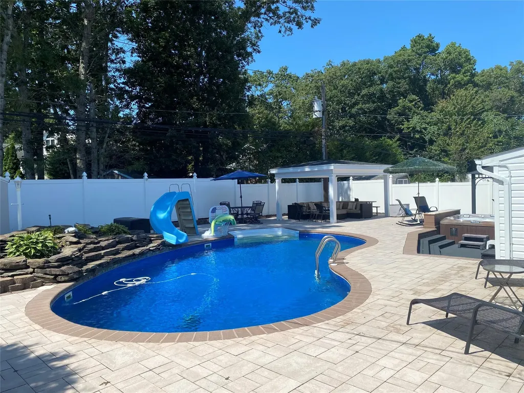 40 Roy Drive Nesconset NY 11767