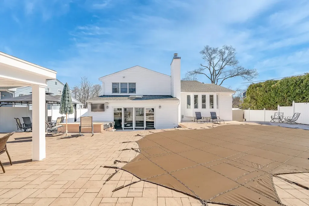 40 Roy Drive Nesconset NY 11767