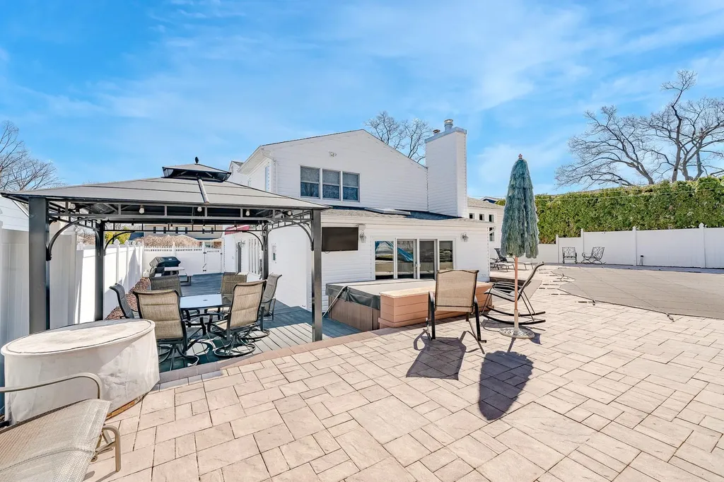 40 Roy Drive Nesconset NY 11767