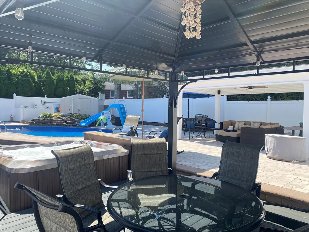 40 Roy Drive Nesconset NY 11767