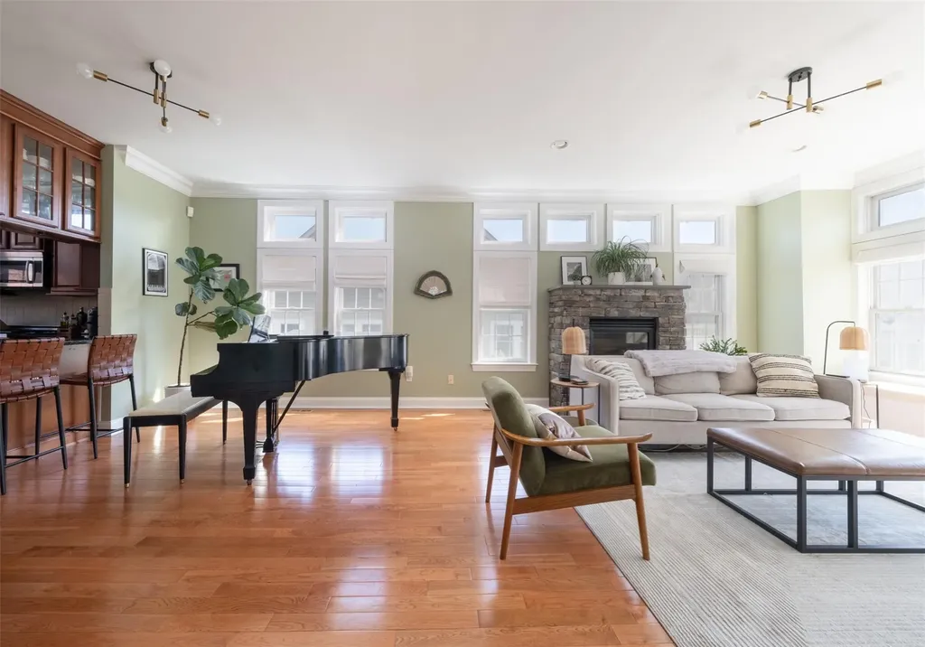27 Arbor Glen New Rochelle NY 10801