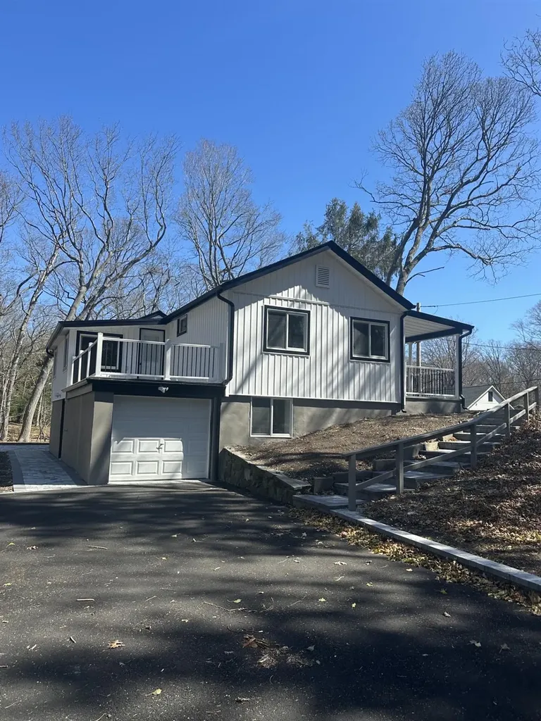 19 Victory Knoll Path Miller Place NY 11764
