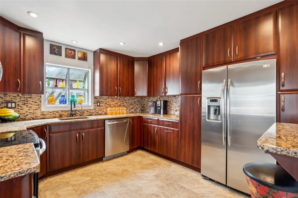 10 Venus Road Syosset NY 11791