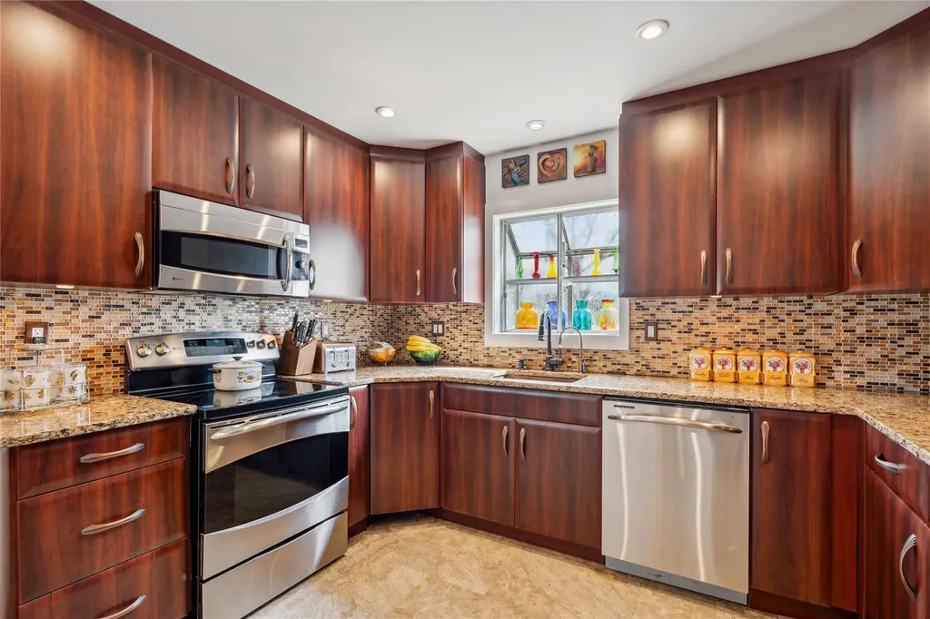 10 Venus Road Syosset NY 11791