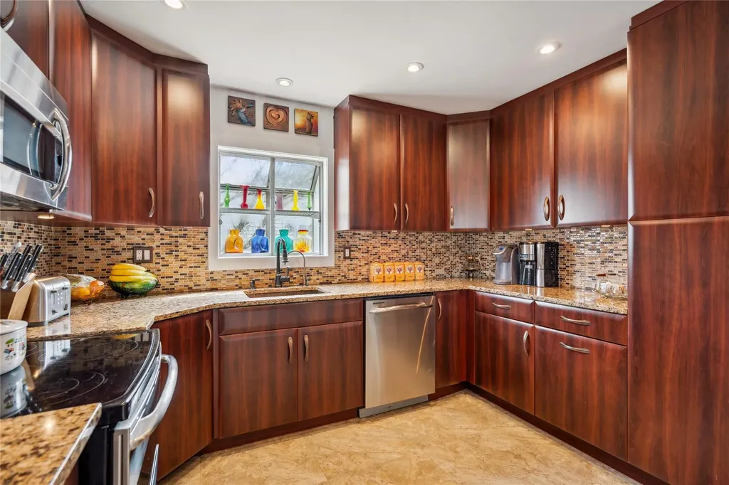 10 Venus Road Syosset NY 11791