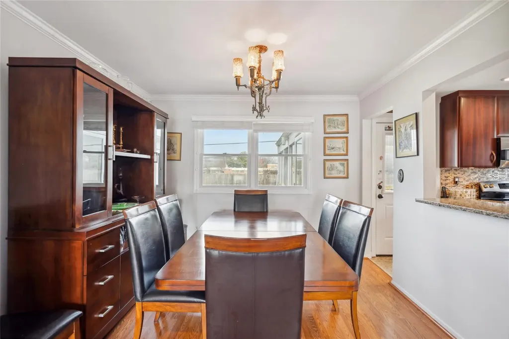 10 Venus Road Syosset NY 11791