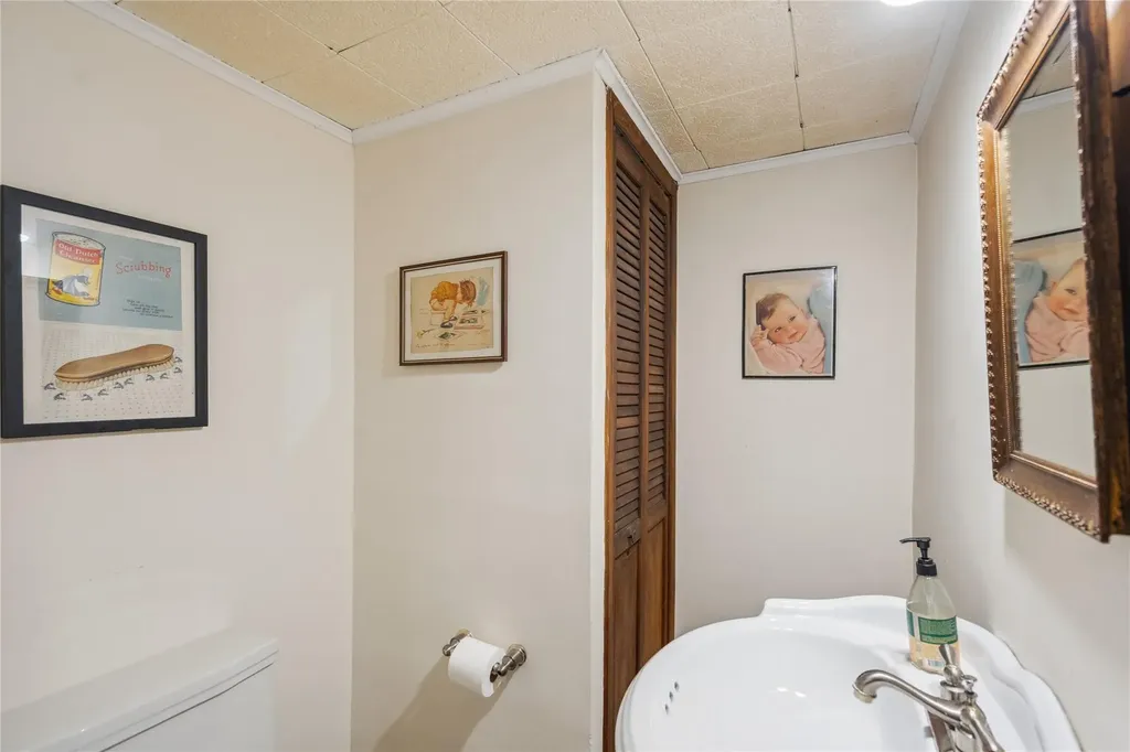 10 Venus Road Syosset NY 11791