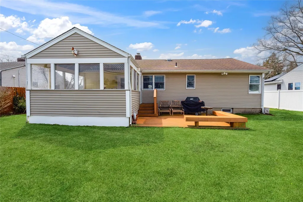 10 Venus Road Syosset NY 11791