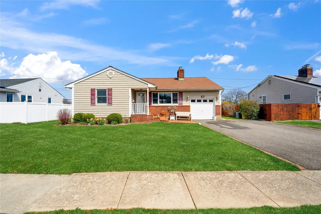 10 Venus Road Syosset NY 11791