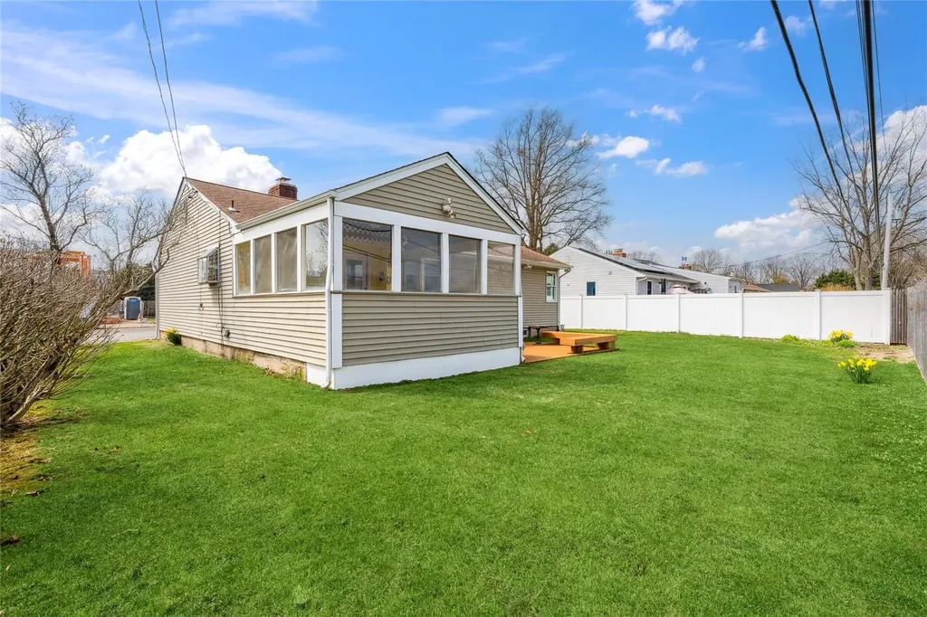 10 Venus Road Syosset NY 11791