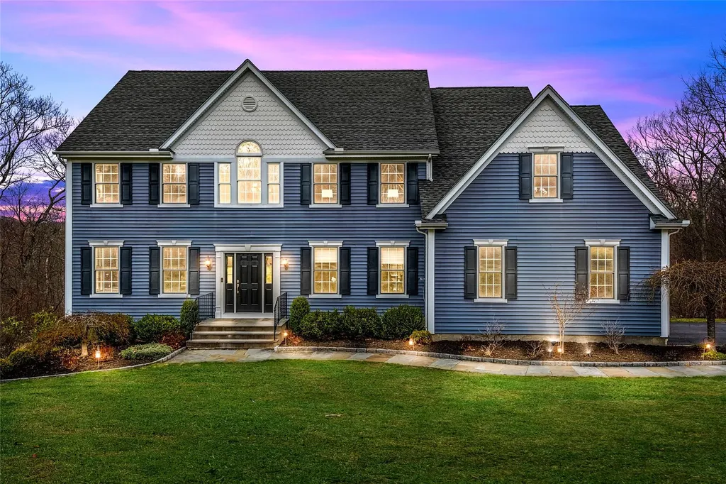 23 Radnor Lane Carmel NY 10541