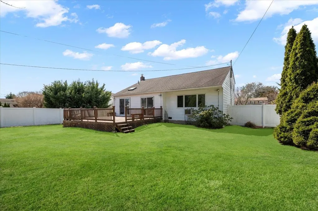 11 Crabapple Lane Commack NY 11725