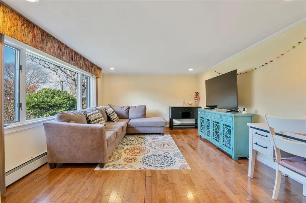 11 Crabapple Lane Commack NY 11725