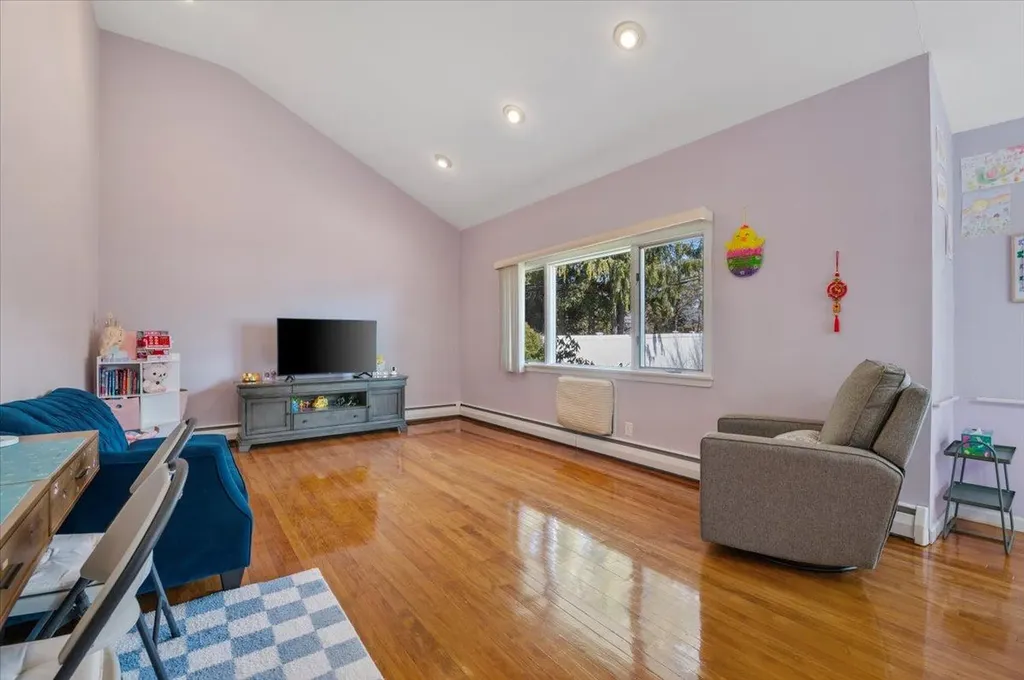 11 Crabapple Lane Commack NY 11725