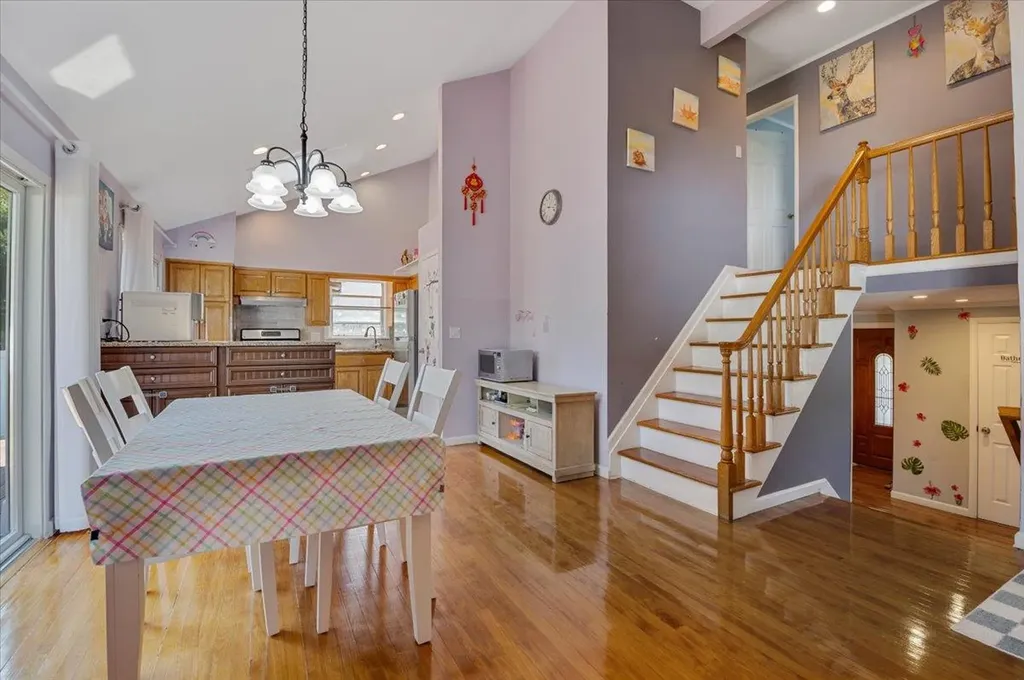 11 Crabapple Lane Commack NY 11725