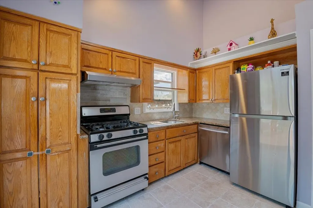 11 Crabapple Lane Commack NY 11725