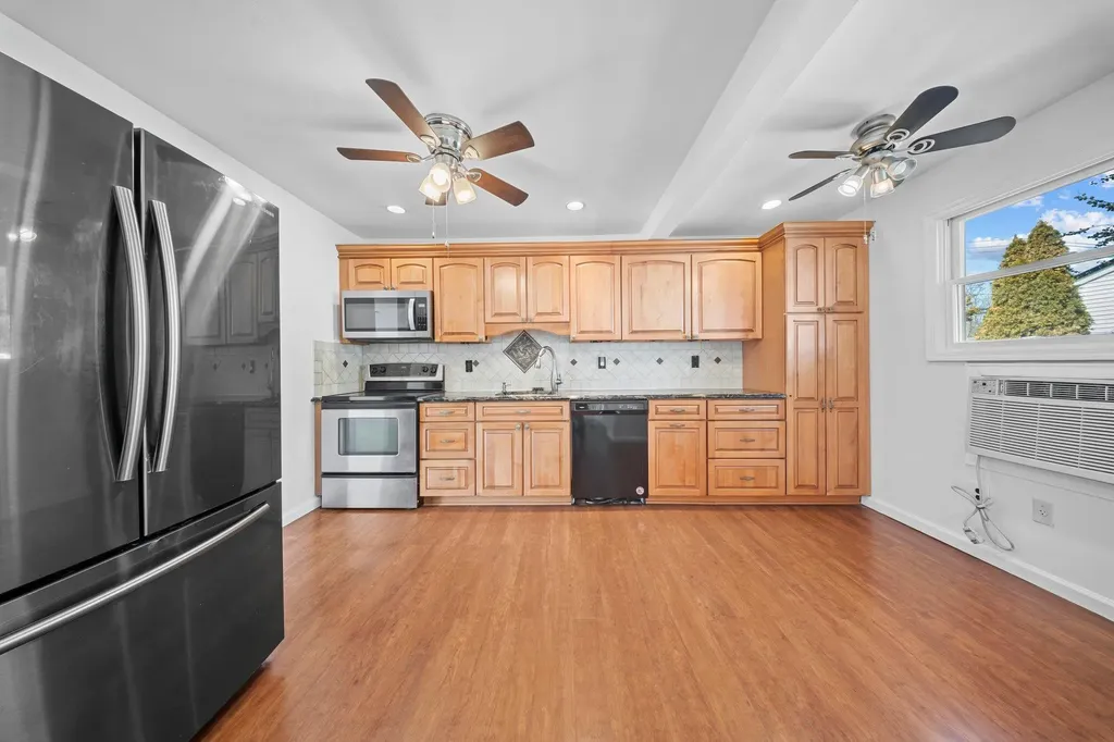 2201 Knickerbocker Avenue Medford NY 11763