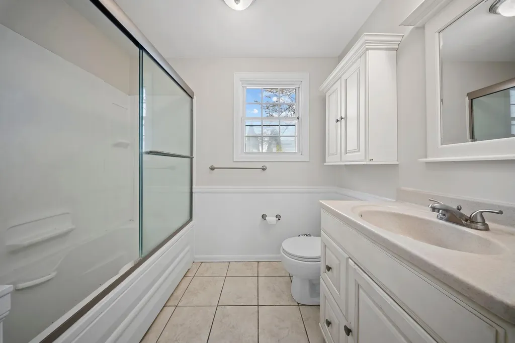 2201 Knickerbocker Avenue Medford NY 11763