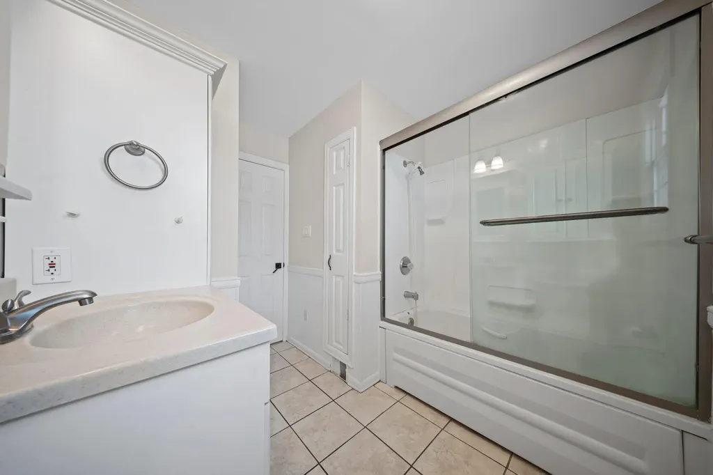 2201 Knickerbocker Avenue Medford NY 11763