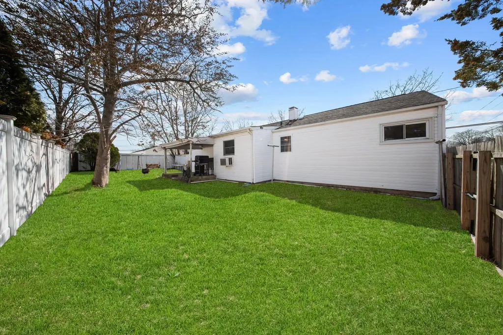 2201 Knickerbocker Avenue Medford NY 11763