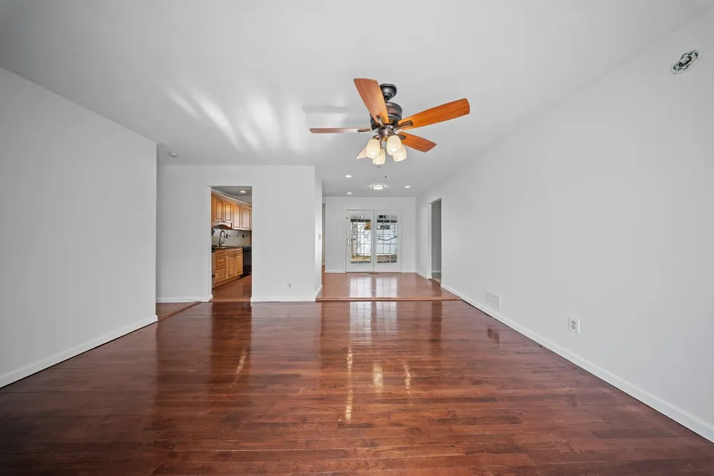 2201 Knickerbocker Avenue Medford NY 11763