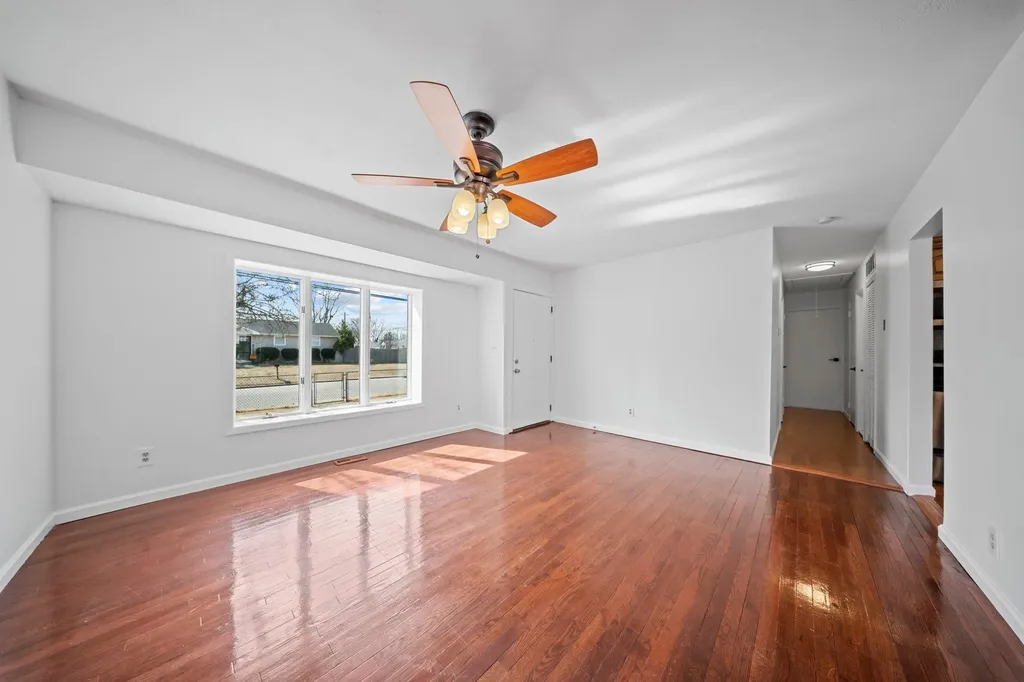 2201 Knickerbocker Avenue Medford NY 11763