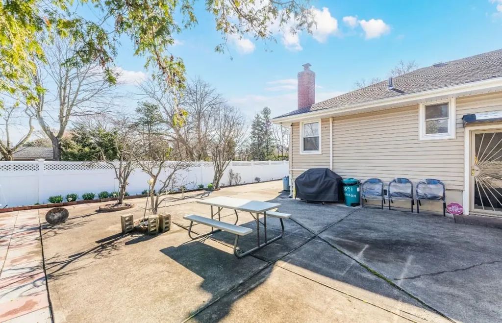 2691 Harrison Avenue Oceanside NY 11572