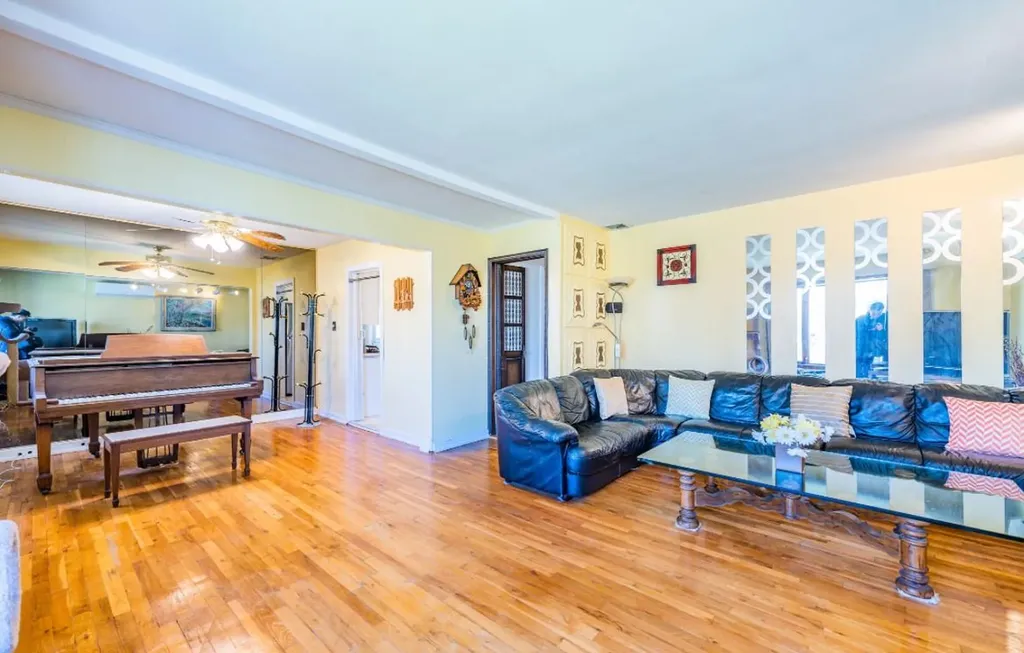 2691 Harrison Avenue Oceanside NY 11572