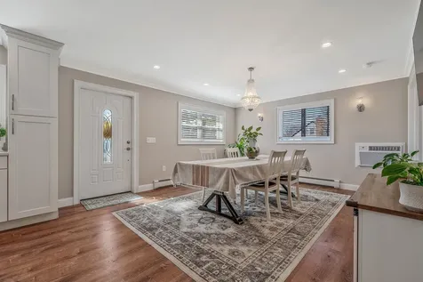 9 Paine Street Lindenhurst NY 11757