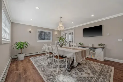 9 Paine Street Lindenhurst NY 11757