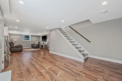 9 Paine Street Lindenhurst NY 11757