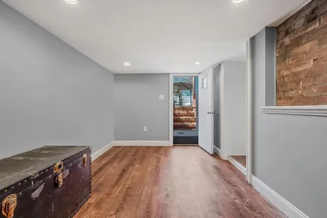 9 Paine Street Lindenhurst NY 11757