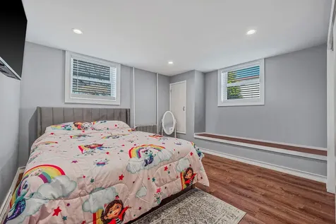 9 Paine Street Lindenhurst NY 11757