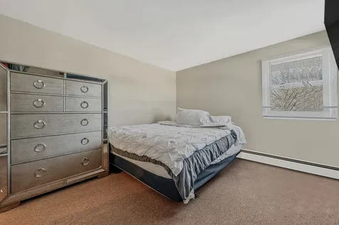 9 Paine Street Lindenhurst NY 11757