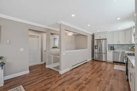 9 Paine Street Lindenhurst NY 11757