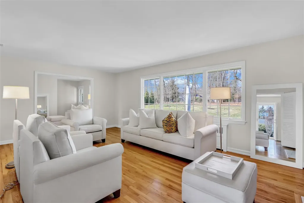4 Linda Lane Setauket NY 11733