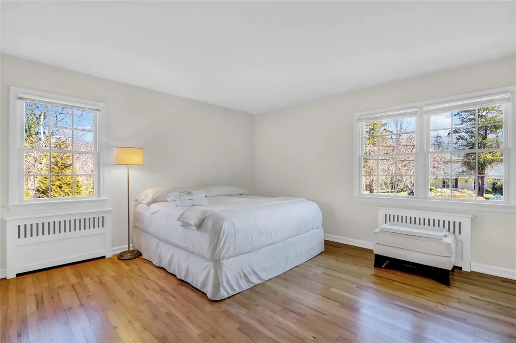 4 Linda Lane Setauket NY 11733