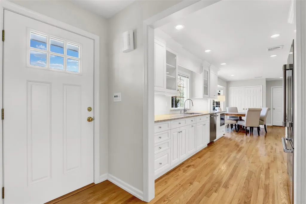 4 Linda Lane Setauket NY 11733