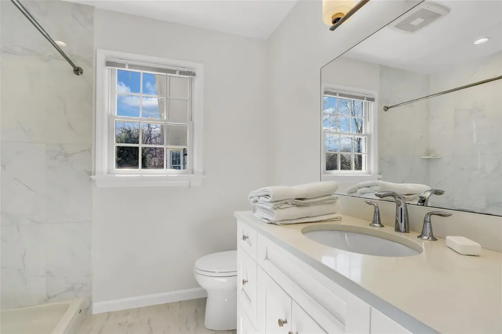 4 Linda Lane Setauket NY 11733