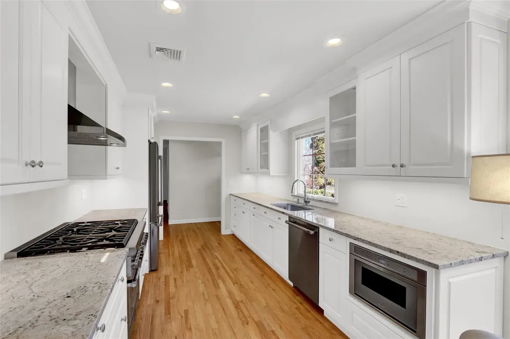 4 Linda Lane Setauket NY 11733