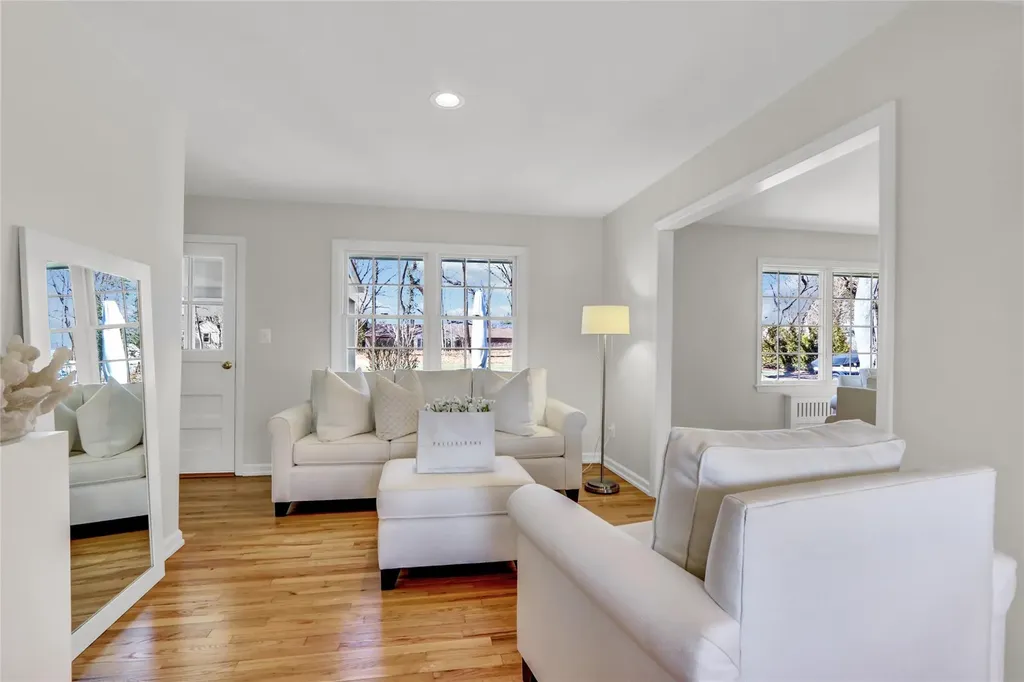 4 Linda Lane Setauket NY 11733