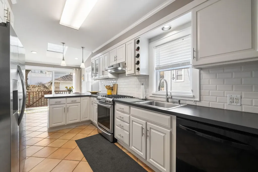 122 Morsemere Avenue Yonkers NY 10703