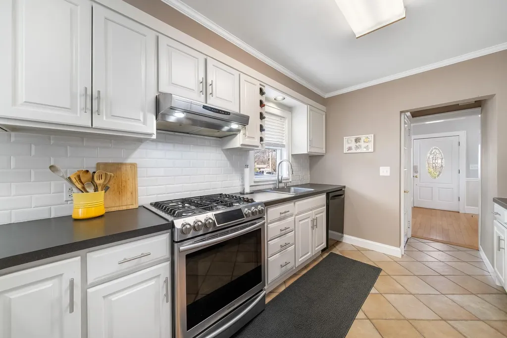 122 Morsemere Avenue Yonkers NY 10703