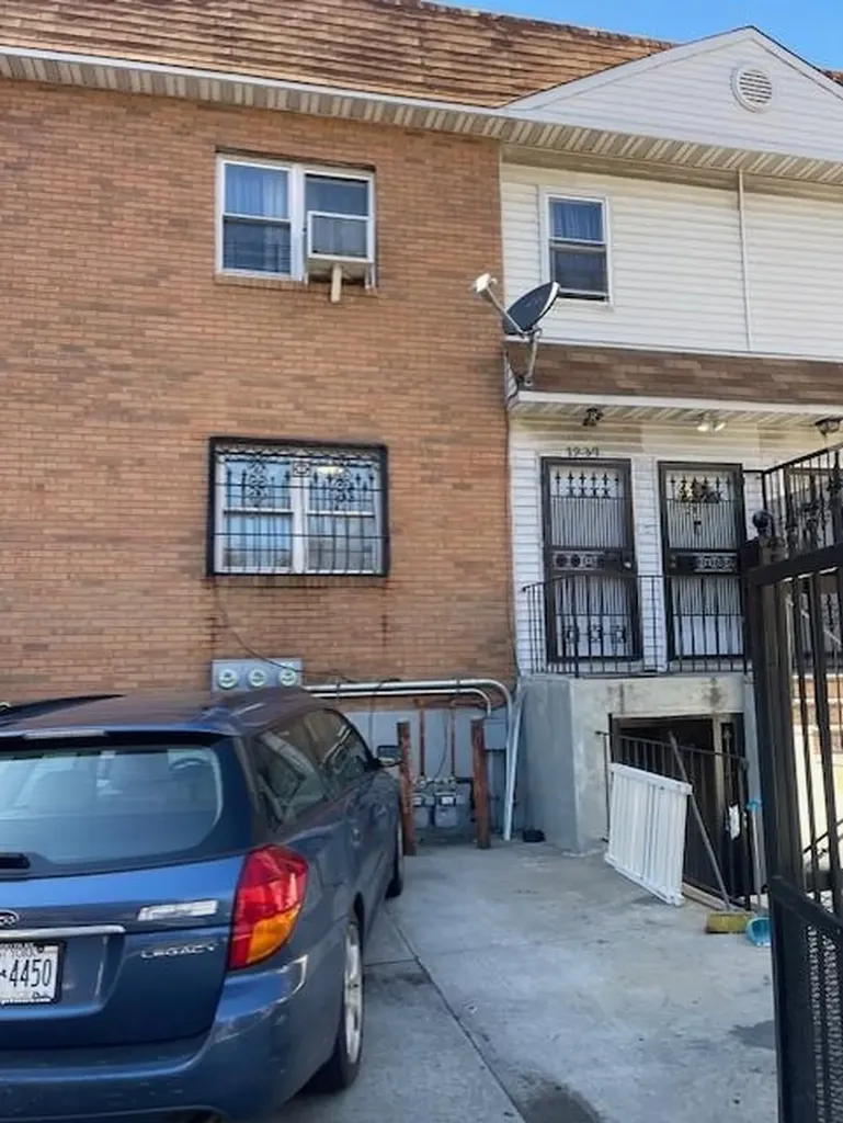 1939 Monterey Avenue Bronx NY 10457
