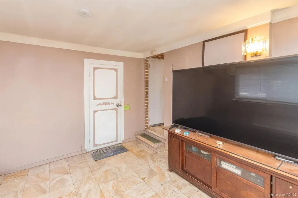 7 Merrick Lane Spring Valley NY 10977