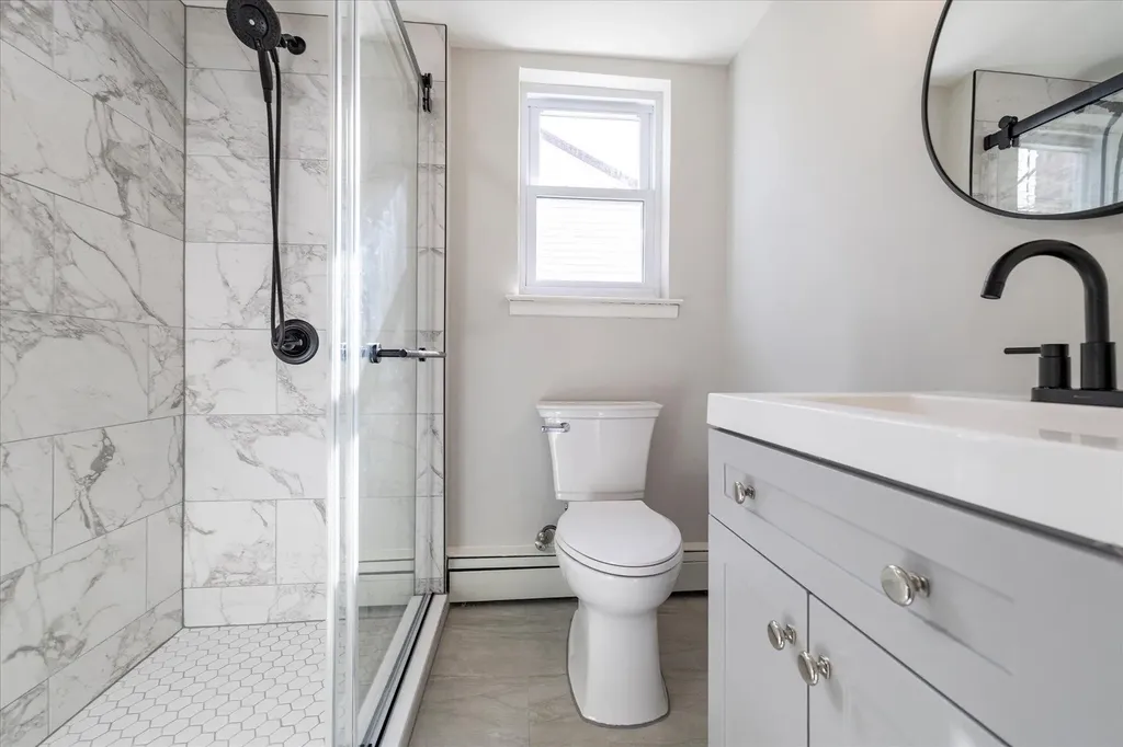 21 Brook Path Plainview NY 11803