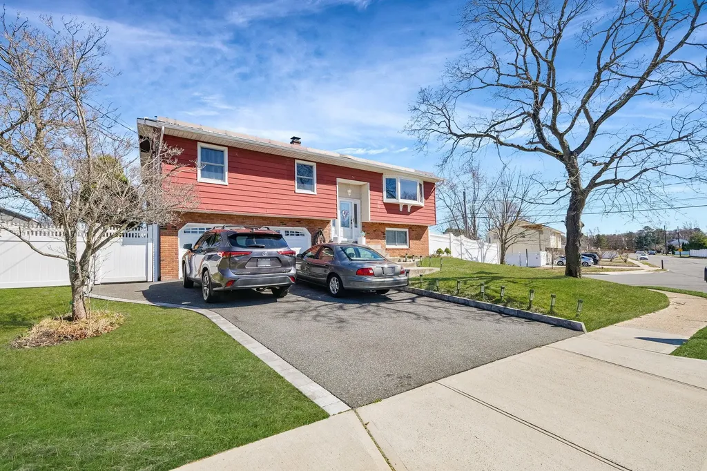 5 Eisenhower Road Centereach NY 11720