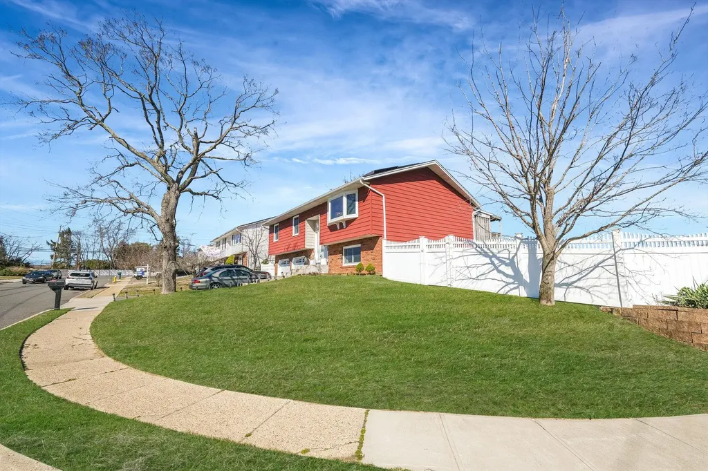 5 Eisenhower Road Centereach NY 11720