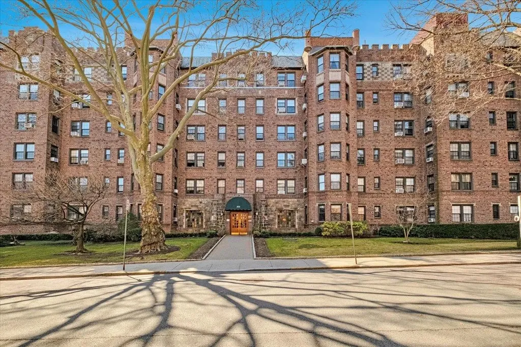 253 Garth Road Scarsdale NY 10583